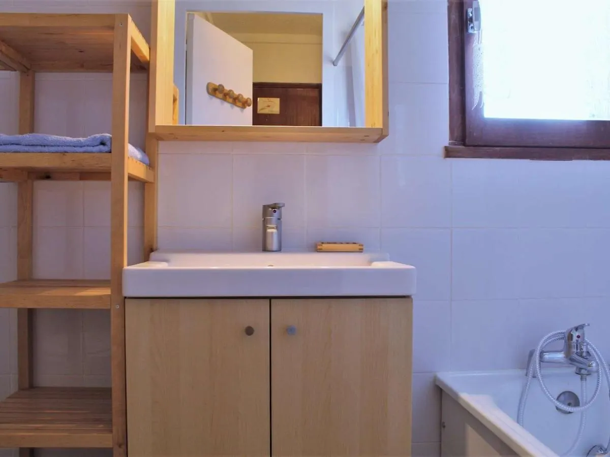 Studio Cosy Pour 4 A Risoul 1850, Au Pied Des Pistes, Balcon Ouest, 2 Etoiles - Fr-1-330-174