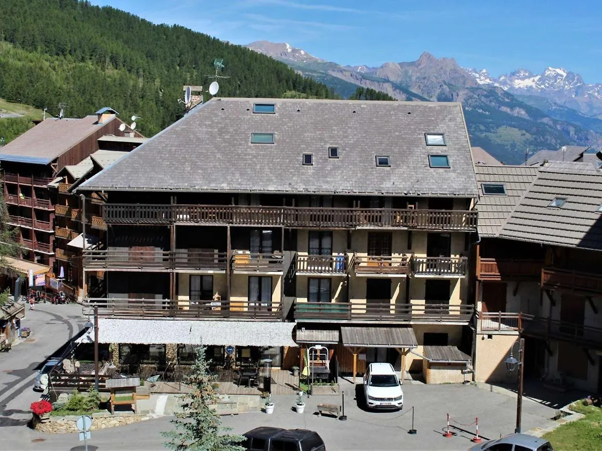 Studio Cosy Pour 4 A Risoul 1850, Au Pied Des Pistes, Balcon Ouest, 2 Etoiles - Fr-1-330-174 0*,  France